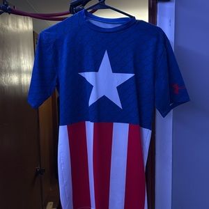 UNDERARMOUR CAPTAIN AMERICA COMPRESSION SHIRT - SIZE MEDIUM